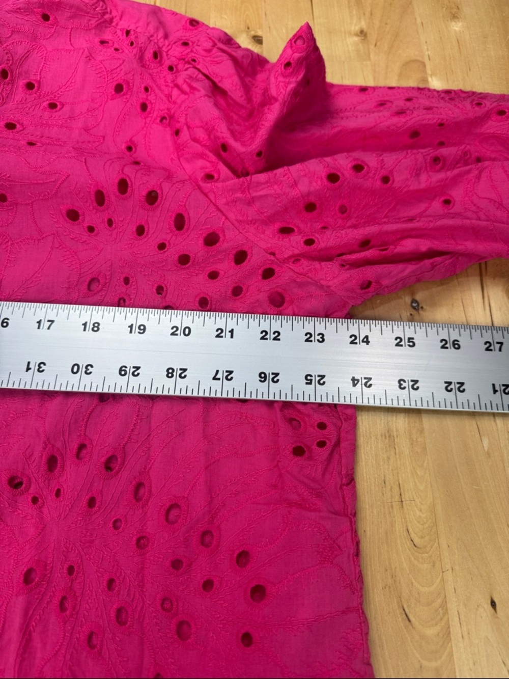 Chico's Pink Eyelet Cotton Button-Down Shirt Size 3 US 16 Smocked Cuffs - Picture 3 of 14